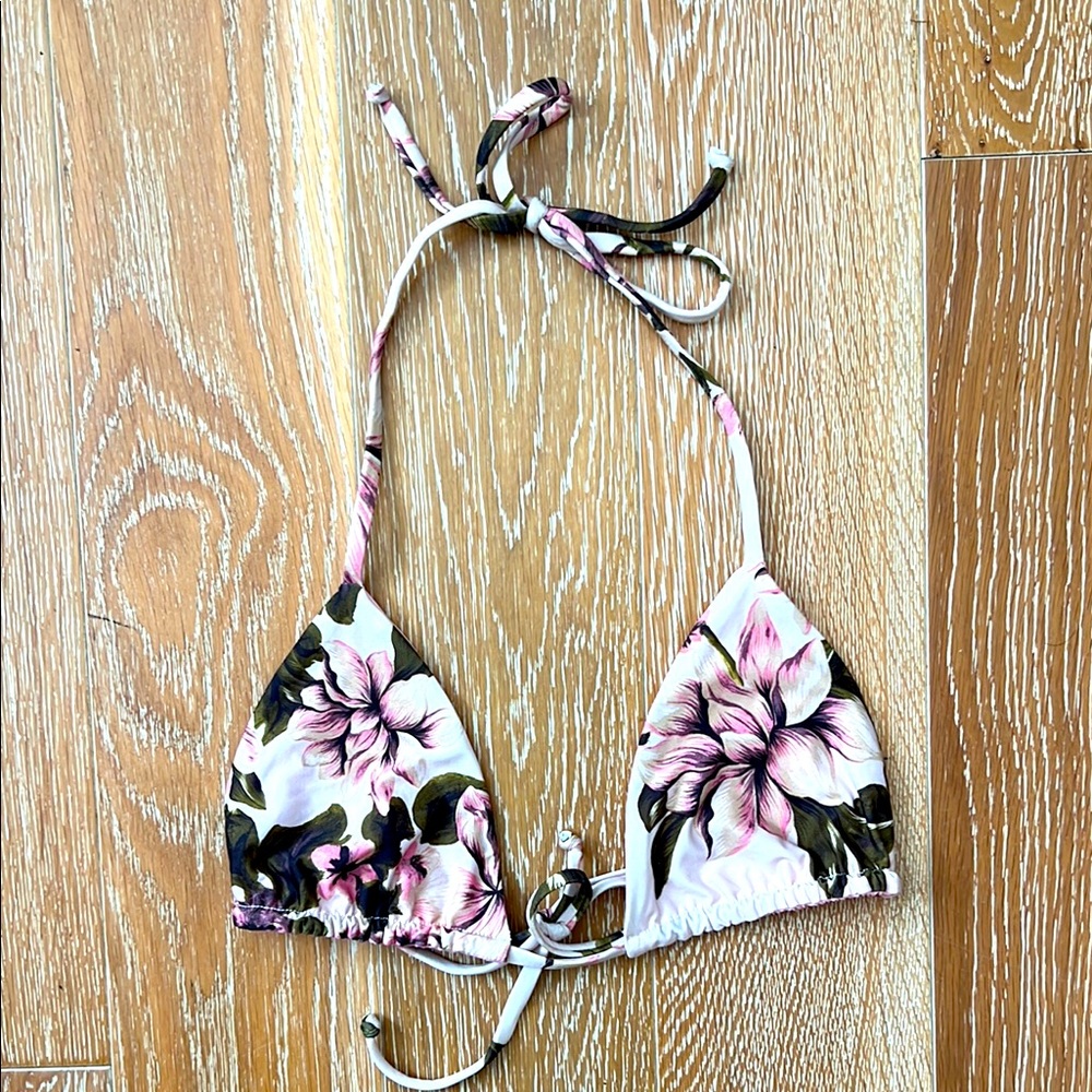 NWOT Beach Riot bikini pink floral top
